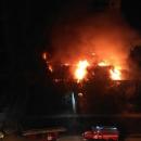 Расселенный ветхий барак сгорел ночью в центре  Бердска