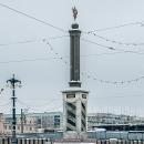 Памятник челноку на рынке Бердска вошел в рейтинг необычных