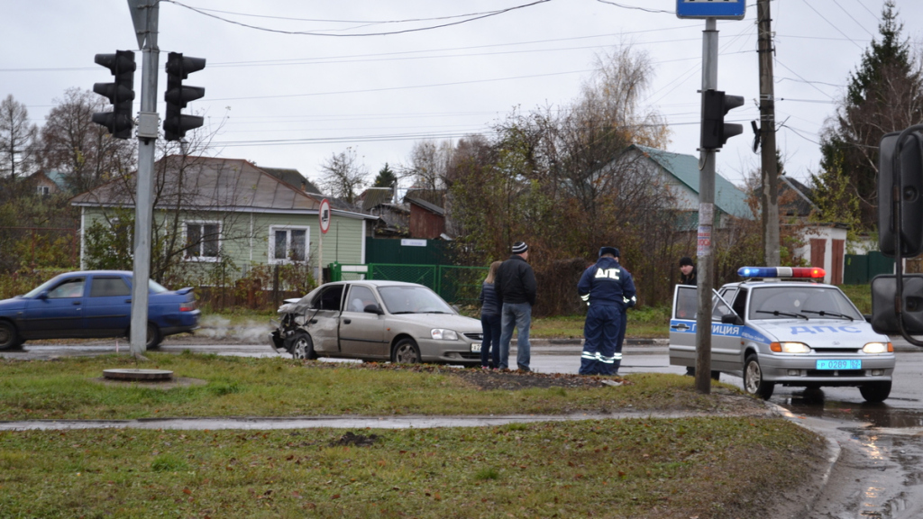 ДТП в Рязанской области - грузовик столкнулся с легковушкой