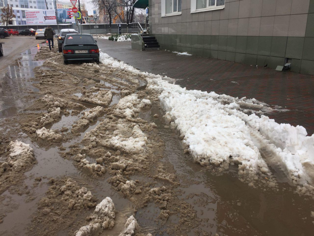 Платные парковки в Рязани засыпало снегом