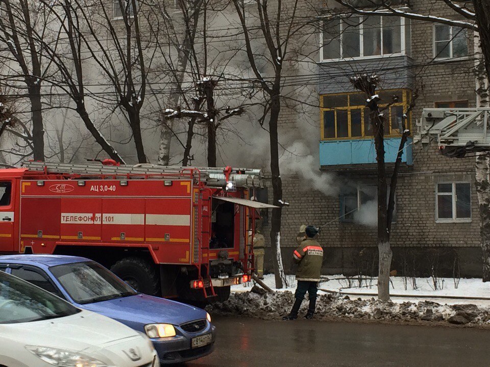 Пожар в Рязани - на улице Гагарина горит пятиэтажка