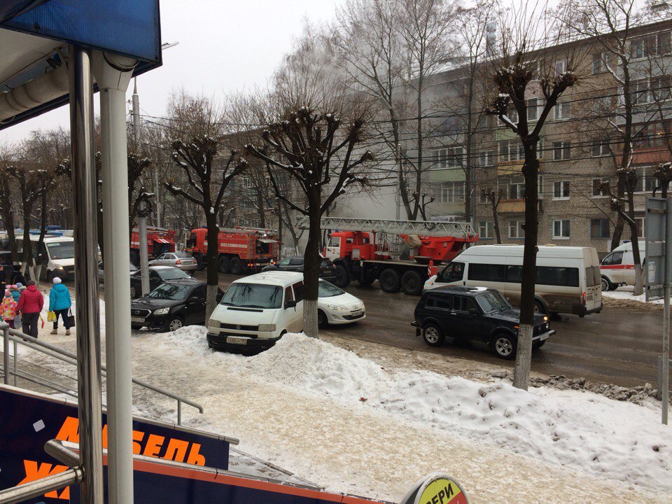 Пожар в Рязани - на улице Гагарина горит пятиэтажка