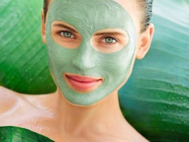  Маска для сияющей кожи лица из зеленой глины "Нефритовая"