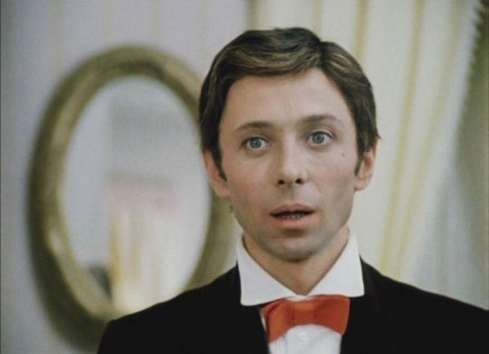 20 самых красивых советских актеров