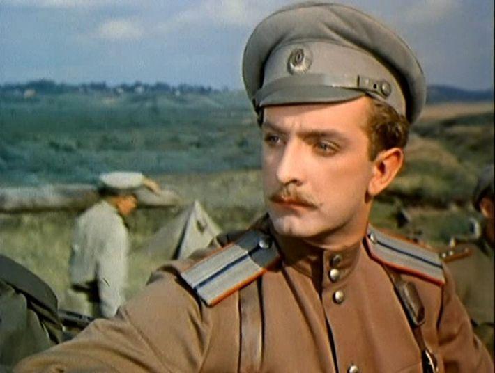 20 самых красивых советских актеров